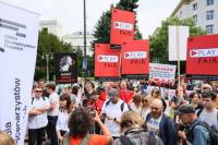 Polish Filmmakers Demand Fair Internet Royalties in Front of Parliament