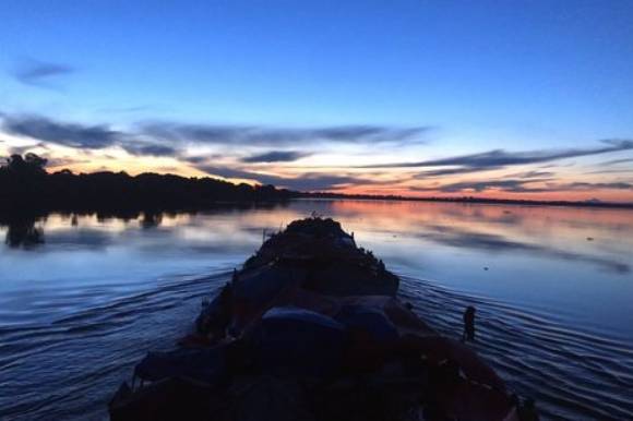 Downstream to Kinshasa by Dieudo Hamadi