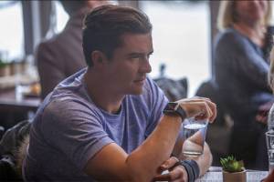 Orlando Bloom in Easy (2016)