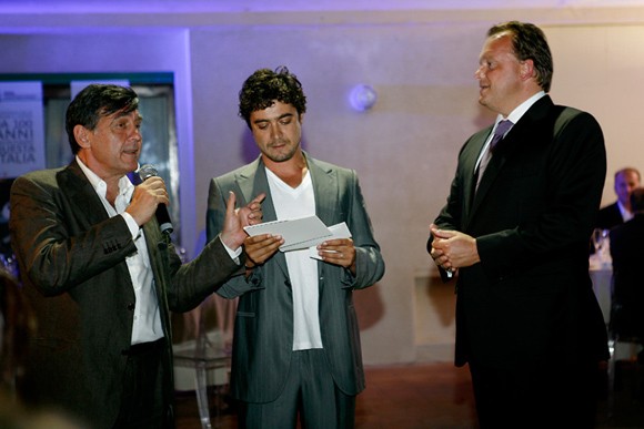 Toscana Resort Castelfalfi Awards: Actor and producer Riccardo Scamarcio, pictured with Giorgio Gosetti, director of Venice Days and Stefan Neuhaus, CEO Tenuta di Castelfalfi