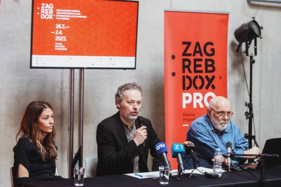 Producer Hrvoje Pukšec and festival director Nenad Puhovski presenting the programme